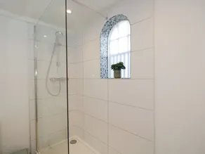 Coach House - Image 5