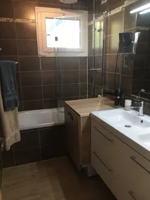 3 s. renoveret, Elegance og komfort, på 8. og sidste sal på 50 m. spor - Image 3