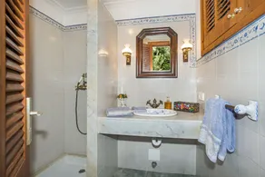 Owl Booking Villa Far - 15 Min Walk to the Beach - Image 4