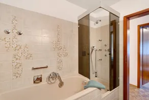 Appartement \"Murgperle\" avec vue sur les montagnes, terrasse privée et Wi-Fi - Image 2