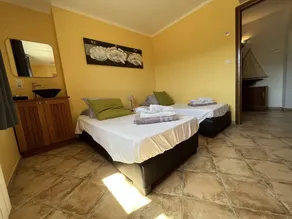 Superbe villa climatisée piscine privée, jardin, pétanque, vue mer et montagne - Image 5