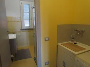Wohnung im ersten Stock mit Terrasse, Garten und Pool in der Landschaft von Lucca - Image 4