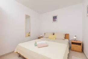 Holiday apartment 250 m from the beach - Image 4