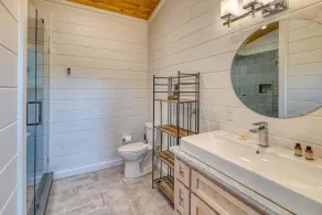 Mountain Abode - Luxury Cabin with Hot Tub - Image 5