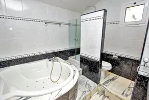 Club Villamar - Oplev den rolige charme ved en villa i en stille urbanisering nær stranden, med p... - Image 3