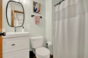 Modern 3 BR Minutes to WI Statefair, MKE Zoo, Brewers, & Hospital - Image 3