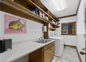 Boat Drinks: Awesome home in great neighborhood on Greenwood side - Image 2