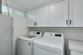 Awesome 5 Bed, 3 Bath, Great Old Town Location - Image 3