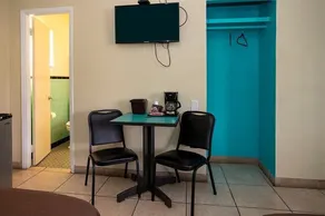 ❤️FREUNDLICH & SAUBER BOUTIQUE MOTEL 5❤️ - Image 3
