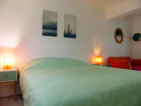 Gîte rénové à Charroux avec piscine et terrasse privative - Image 5