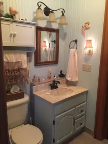 Vintage 1920s Craftsman Bungalow - Image 4