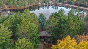 Lake Lodge w Pool Table & Water Toys - Close to Town - Image 4