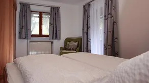 Ferienwohnung Nr. 3 für 1-3 Personen, ca. 40 m², Schlafzimmer, Wohnschlafraum, Küche - Image 4