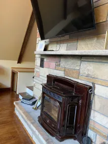 Family and Dog Friendly Home near historic racetrack and downtown w/ a fire pit. - Image 3