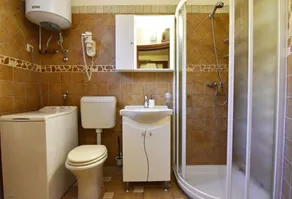 Rustic apartment in Umag, WiFi, air-conditioned, garden, parking, barbecue - Image 3