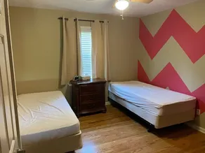 Peach Jam Rental - Image 5