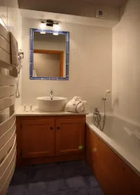 Appartement spacieux et cosy \"Skis aux pieds\" | Balcon / Terrasse + Cheminée - Image 3