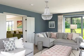 Chic Harbour Retreat for 10 With Pool - Image 3