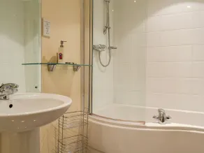 4 bedroom accommodation in Red Wharf Bay, Anglesey - Image 4