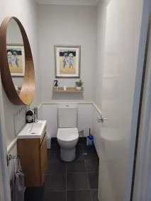 Cosy granny flat only 2 minute walk to beach with off street parking - Image 3