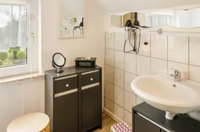 Apartamento 'Djuren' com terraço privado, jardim partilhado e Wi-Fi - Image 2