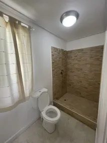 Quaint 1 bedroom apartment close to Mullins Beach - Image 5