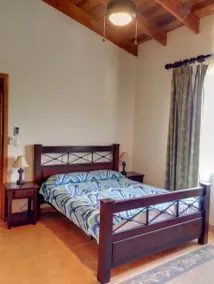 Large condo. Home away from home! - Image 4