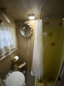 Cozy Vintage Trailer Wine Country Retreat - Image 4