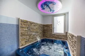 De Vivo Realty - Blue Angels Relais - Image 2