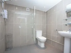 3 bedroom accommodation in Bleadon, near Weston-super-Mare - Image 3