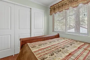 KCs Haven - Relax with the whole family at this peaceful cabin - Image 4