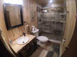 Bushkill Creek Waterfront Chalet - Rabat tilbydes 6 / 27-6 / 30/2019! - Image 2