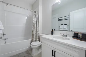 Fireside Vista | King Bed | Cable | Pets | Modern - Image 3