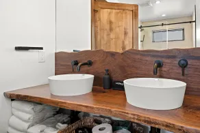 Chalet adapté aux familles avec barbecue et jacuzzi | Vue montagne - Image 3