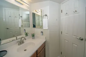 Prime Unit with Red Rock Views, Free EV Charging - Image 3