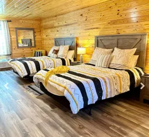 Luxury Cabin At Blackwater Getaway, Short Walk Downhill To The River! - Image 4