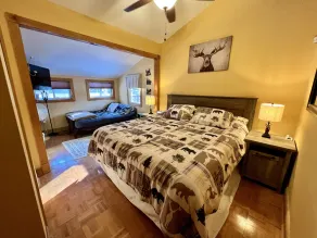 Close to Town, Hot Tub, 2 Kings, 4 Full Beds - Image 5