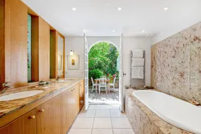 Waterfront family home on a sandy beach - Image 2