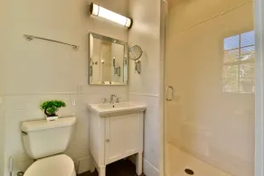 Chic Modern House on the Very Desirable Location In Downtown Wayzata - Image 2