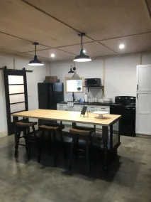 Evergreen Lodge newly remodeled studio apartment located close to Rend Lake - Image 5