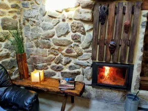 Haus in Peguerinos mit viel Charme: Jacuzzi, Kamin und Garten. - Image 2