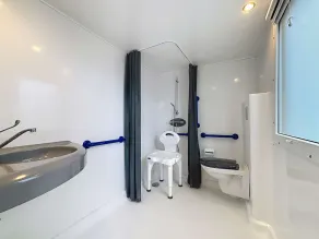 Accessible Comfort Mobile Home: 4 Guests, 200m from Beach, Heated Pool, Fitness Room, Parking - Image 3