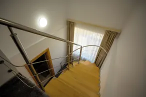 Hotel Queen Vera - Image 2