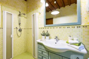 Family sized apartment with external patio, barbecue and swimmingpool - Image 4