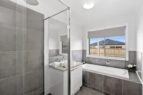 OSCAR A Tranquil Armstrong Creek Home NETFLIX - Image 3