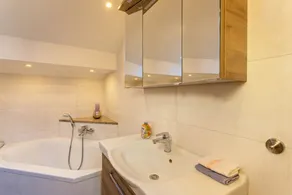 Apartamento 'Bergkristall' perto do teleférico de esqui com vista para a montanha, Wi-Fi e varanda - Image 2