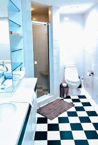 Highrise luxury two bedroom condo in Downtown Atlanta within minutes!! - Image 4