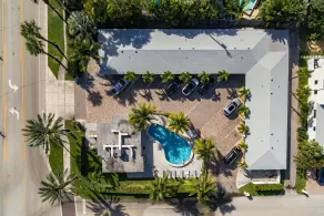 Relaxing and Cozy beach front apartment with pool - Image 5