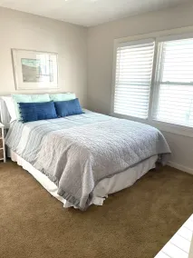 3 bedroom 2 bath. This house is available weekly and long term rental. SNOWBIRDS - Image 2
