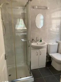 Professional Bed & Breakfast en-suite double rooms £80 per night per room. - Image 3